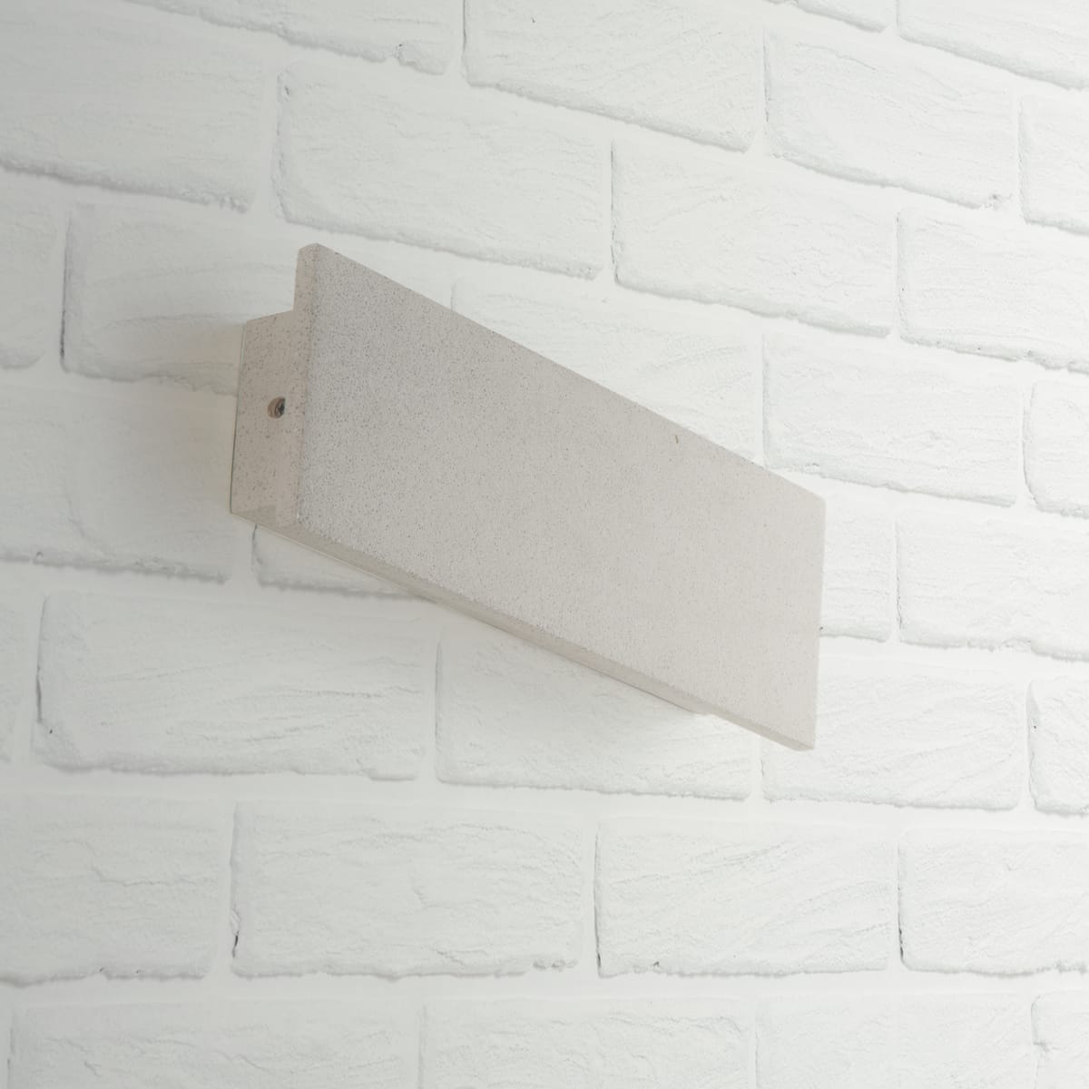 Bricocenter WALL LIGHT PARKER CONCRETE WHITE 30X10,2X4,5CM LED 8W NATURAL LIGHT IP65