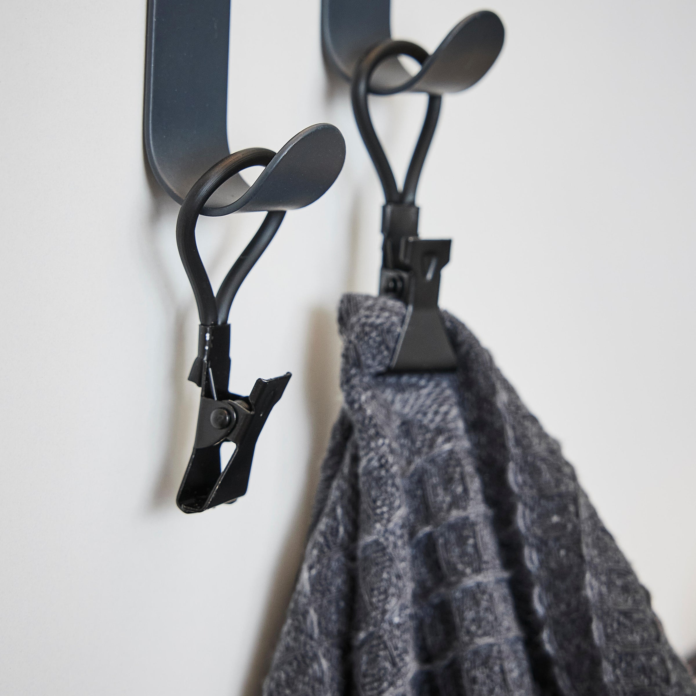 5 black tea towel hooks
