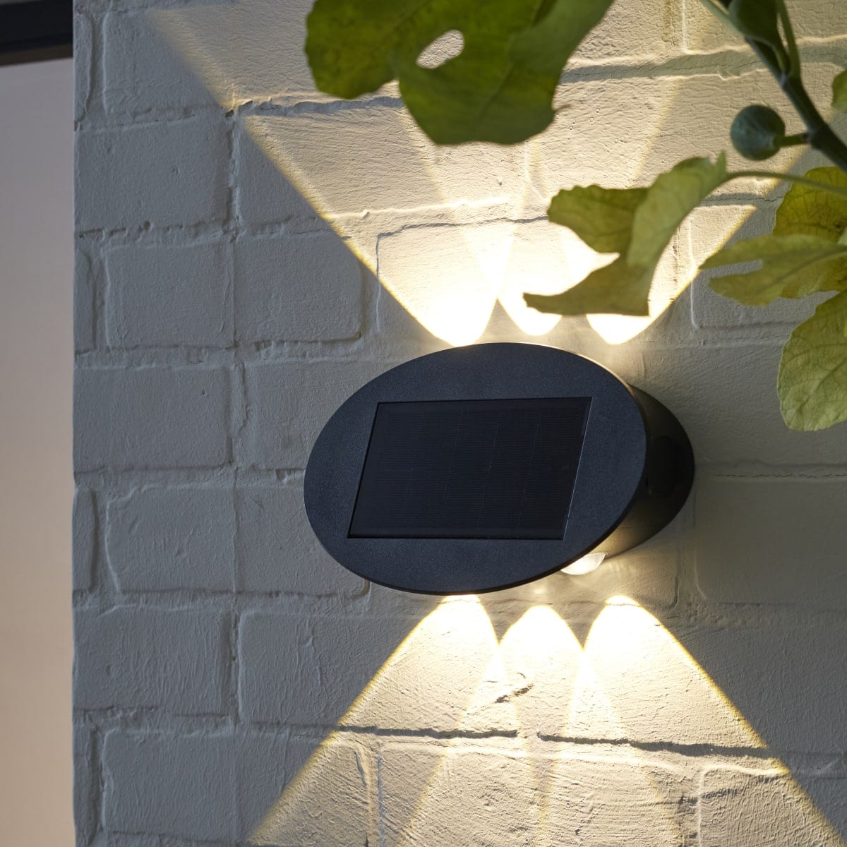 Bricocenter APPLIQUE SOLARE ALATA 21.5X12.3X7.8CM PLASTICA NERO LED 21W IP44