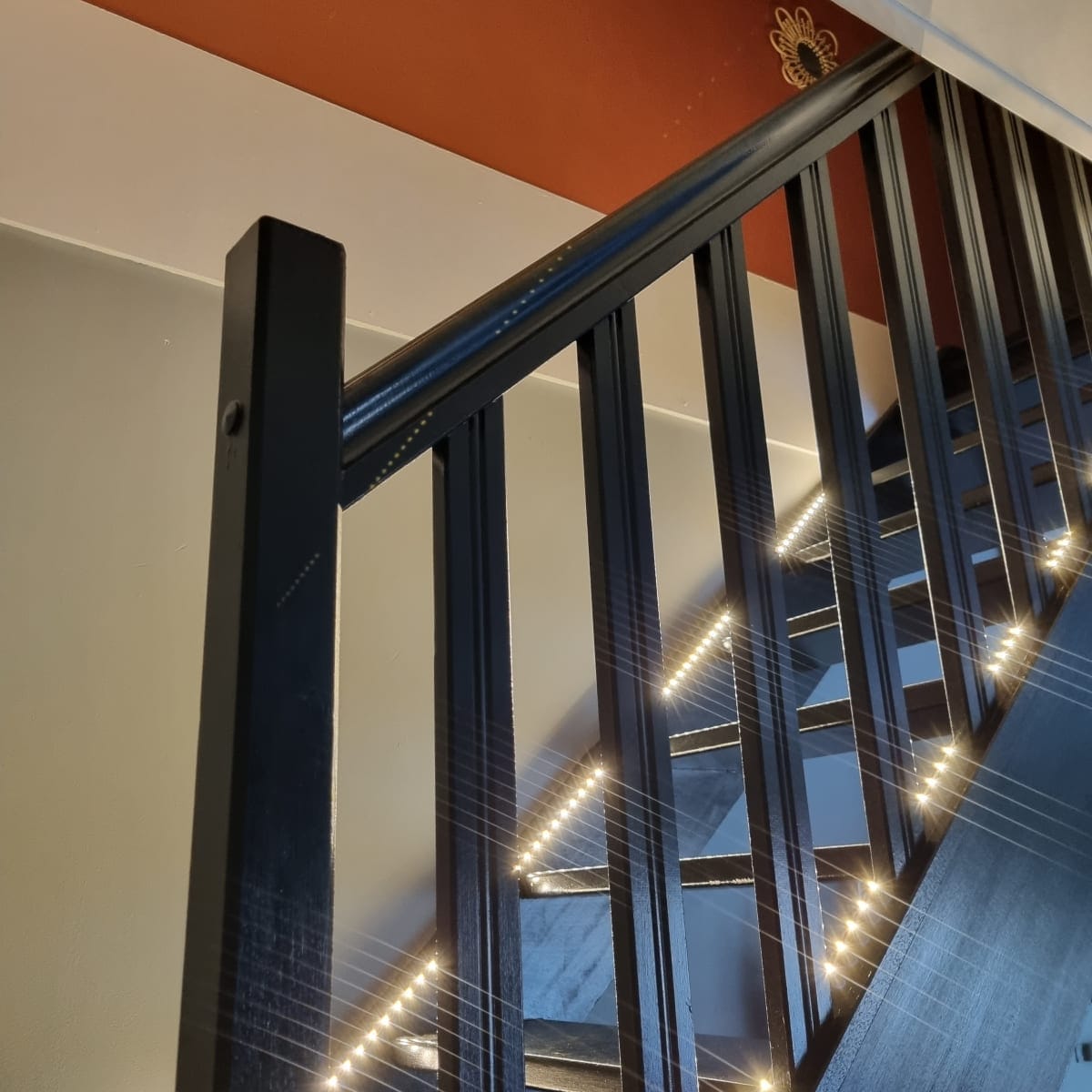 Bricocenter KIT STRISCIA LED SORI 2X2M 17W CON SENSORE LUCE CALDA