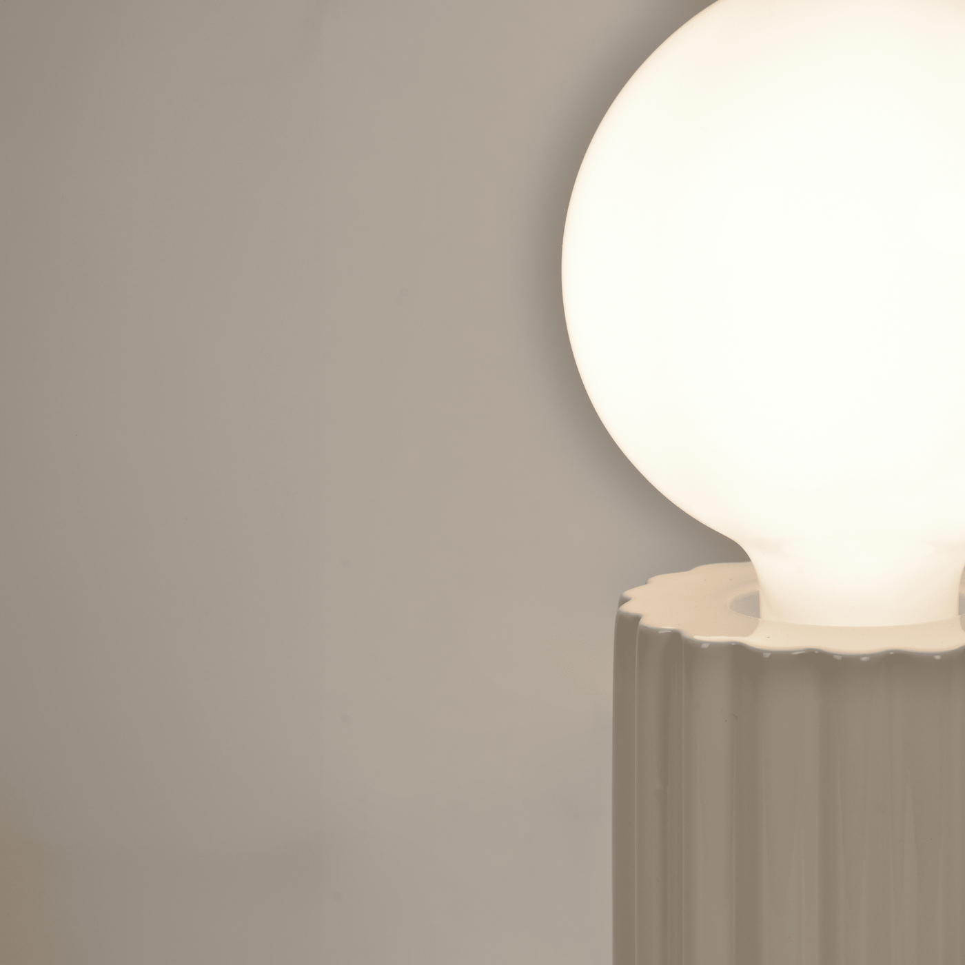 TYAMO TABLE LAMP CERAMIC CREAM H13 CM E27=15W