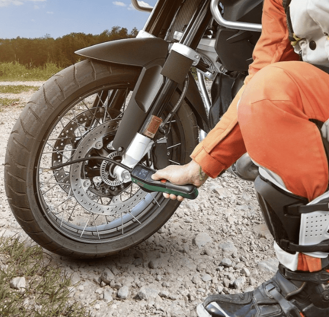 EasyPump mini battery-powered compressor + accessories