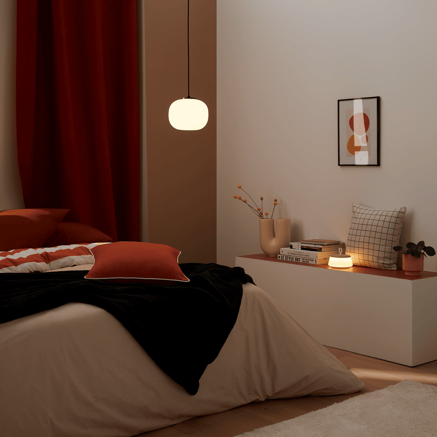 Lampadario aristide metallo nero e vetro bianco d22 cm e27