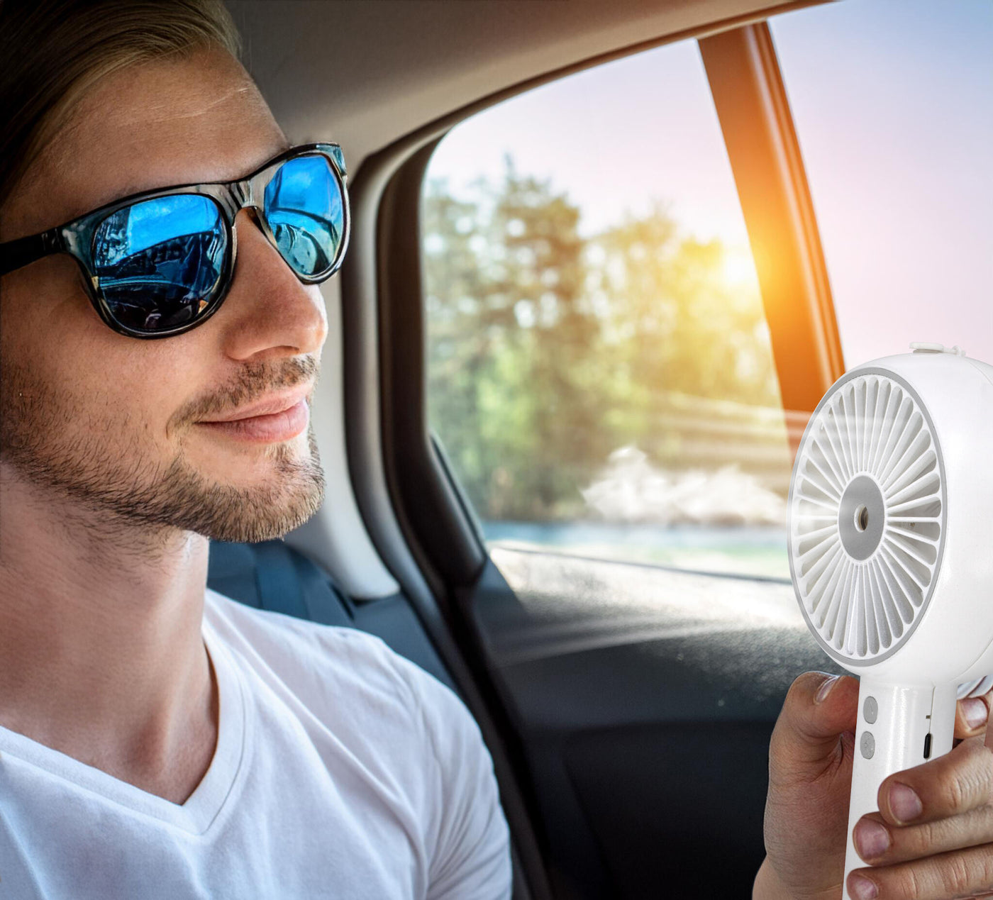 Fresh Breeze – rechargeable portable fan