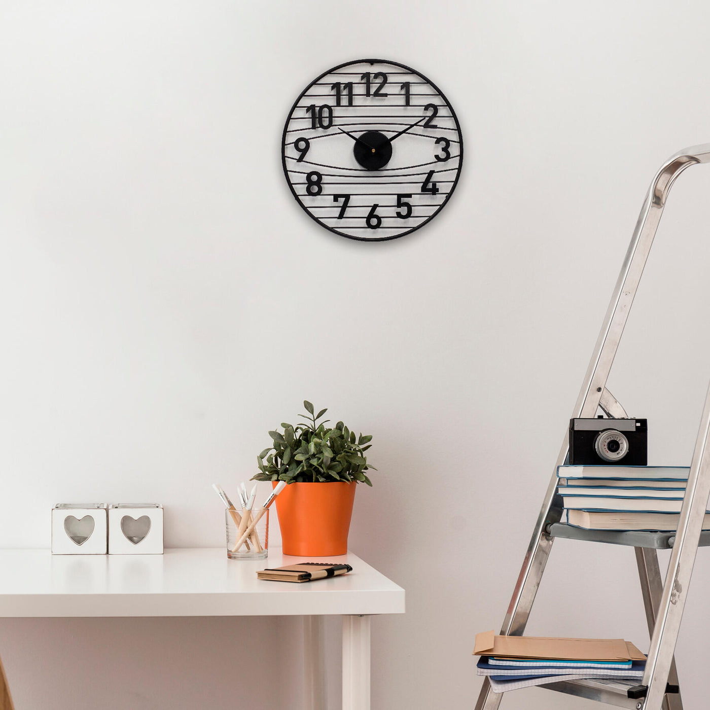 Striped metal clock, black, D40 cm