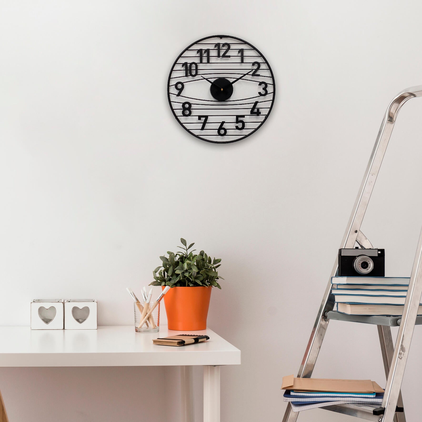Striped metal clock, black, D40 cm