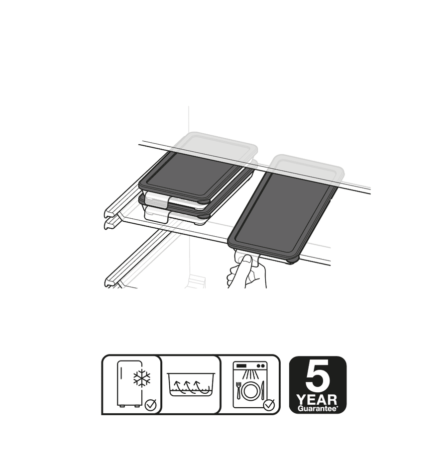 Refrigerated food container with an inner tray