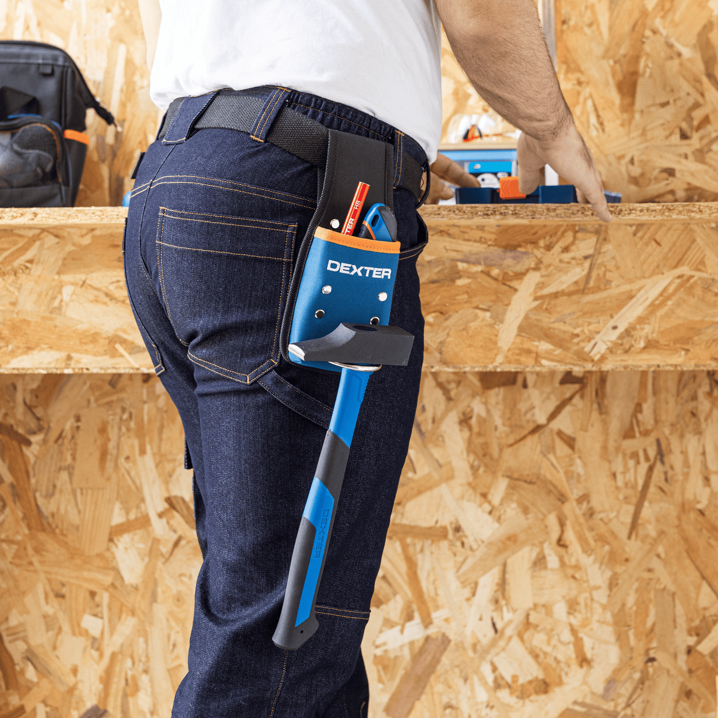 Dexter beltless hammer holder