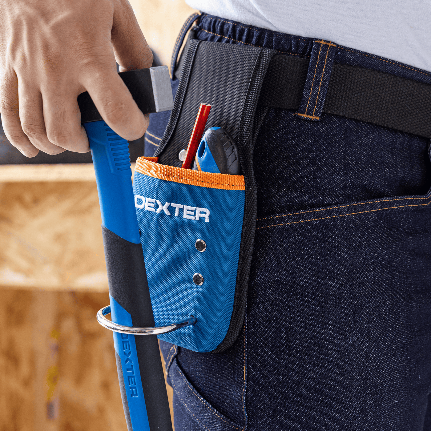 Dexter beltless hammer holder