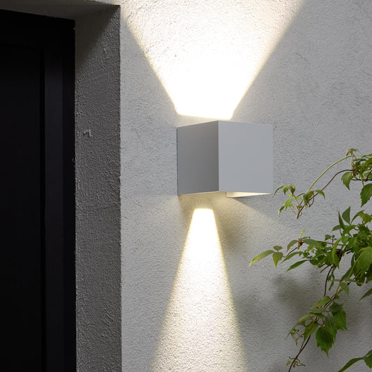 Roxbury wall light, white aluminium, 10x10x10 cm, LED 810 lm, natural light, up &amp; down, IP54