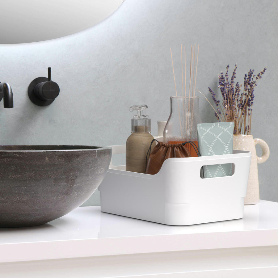 R-shape Lerge 8-litre white container (L23 x W10 x H34 cm) made from recycled PP