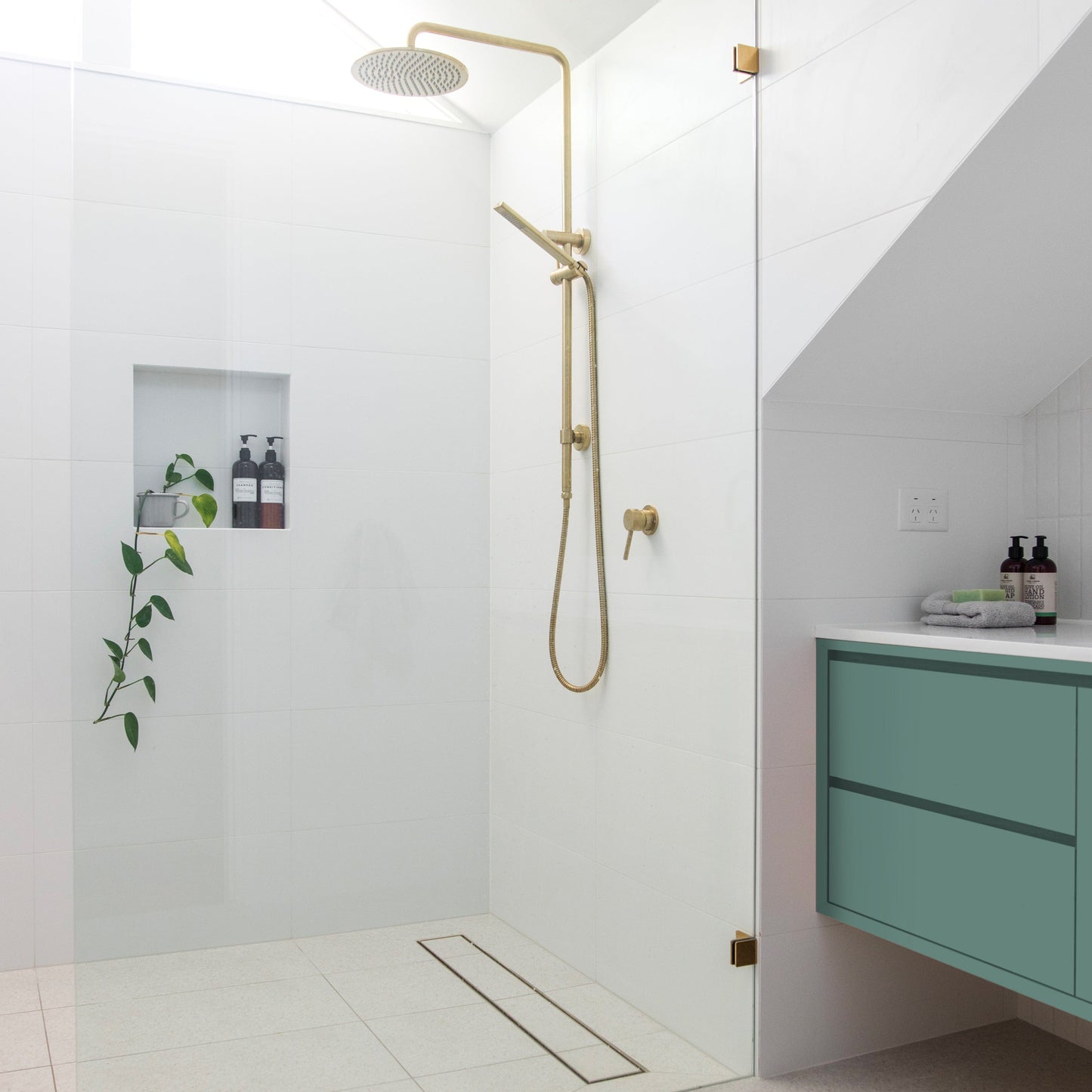 Bricocenter TWO-COMPONENT WATER-BASED SATIN WHITE TILE RESINENCE 2 LT