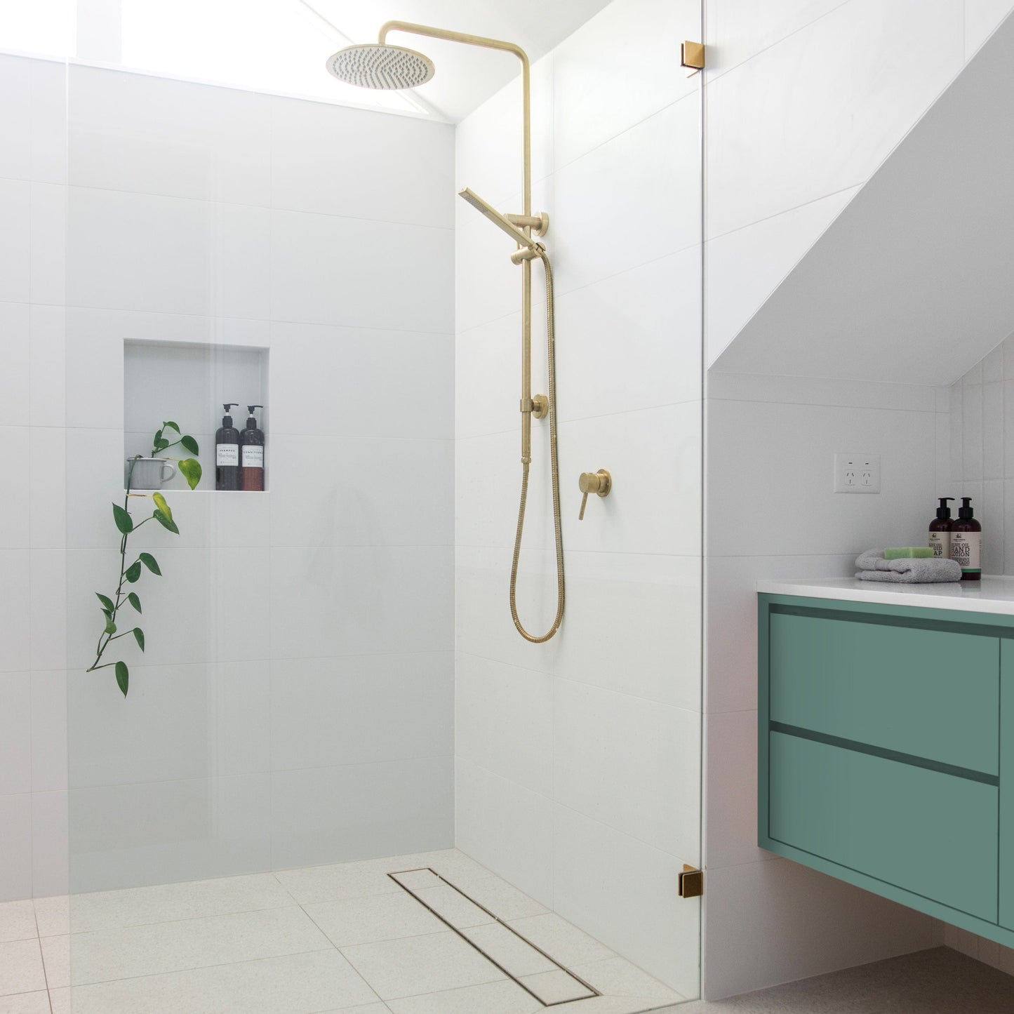 Bricocenter WATER-BASED TWO-COMPONENT RESIN FOR TILES ASH WHITE SATIN RESINENCE 2 L
