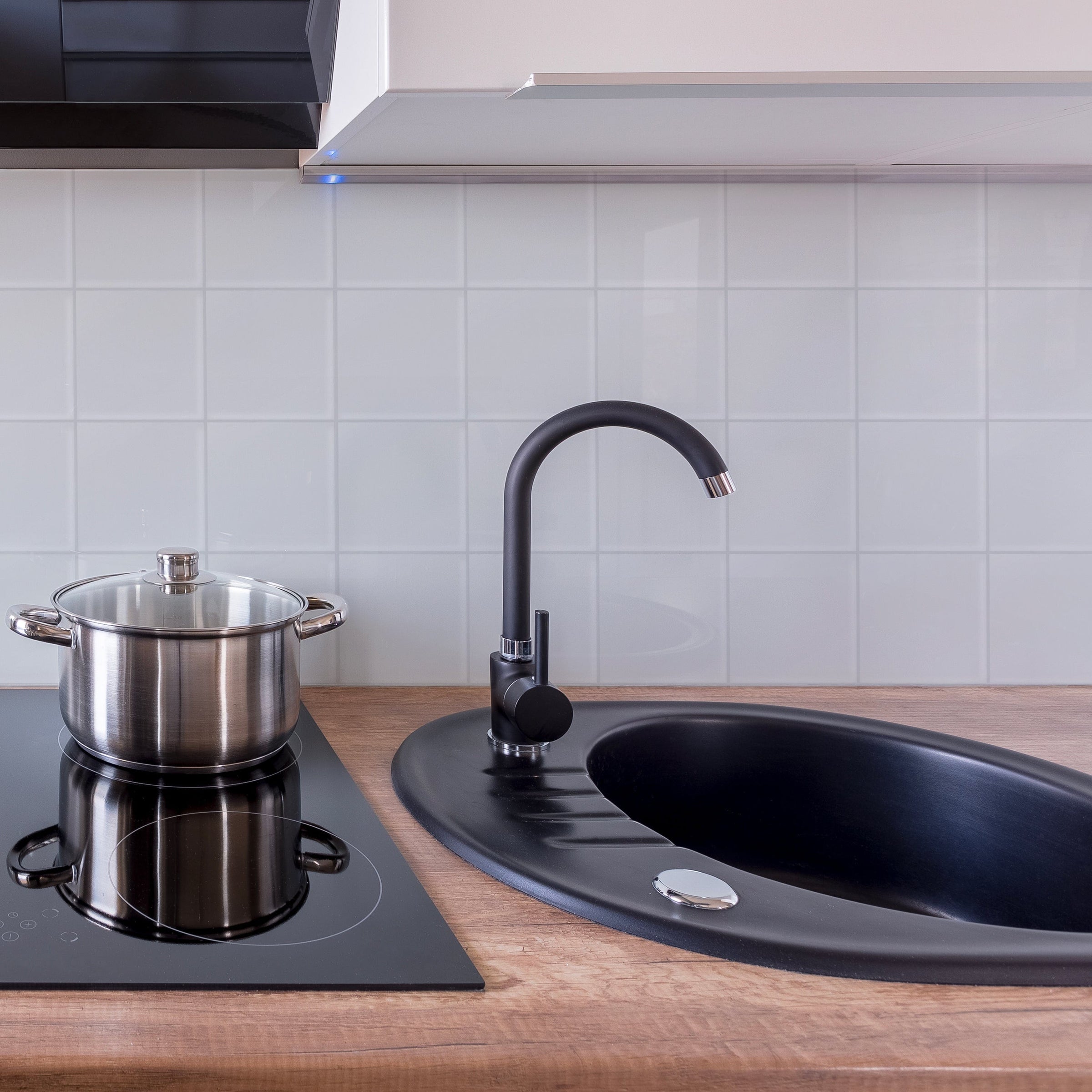 Bricocenter WATER-BASED TWO-COMPONENT RESIN FOR TILES ASH WHITE SATIN RESINENCE 2 L