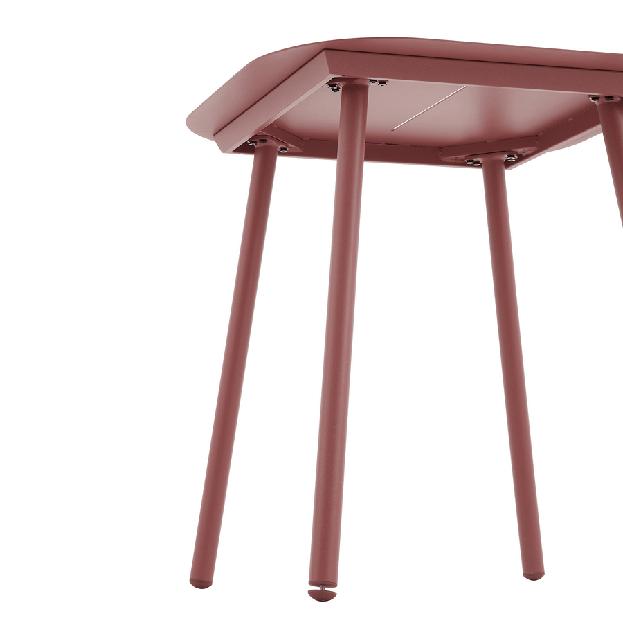 Anafi fixed table, 70x70cm, in Naterial red aluminium