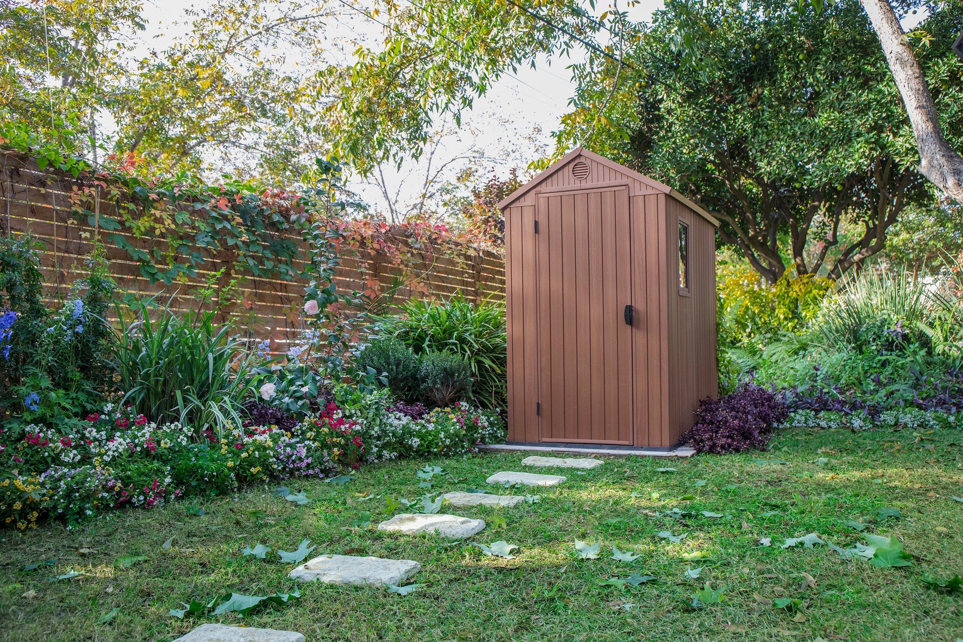 Bricocenter LITTLE HOUSE DARWIN MOD 4X6 THICKNESS 16MM EXTERIOR DIMENSIONS 184.5X118.8X205H FLOOR INCLUDED
