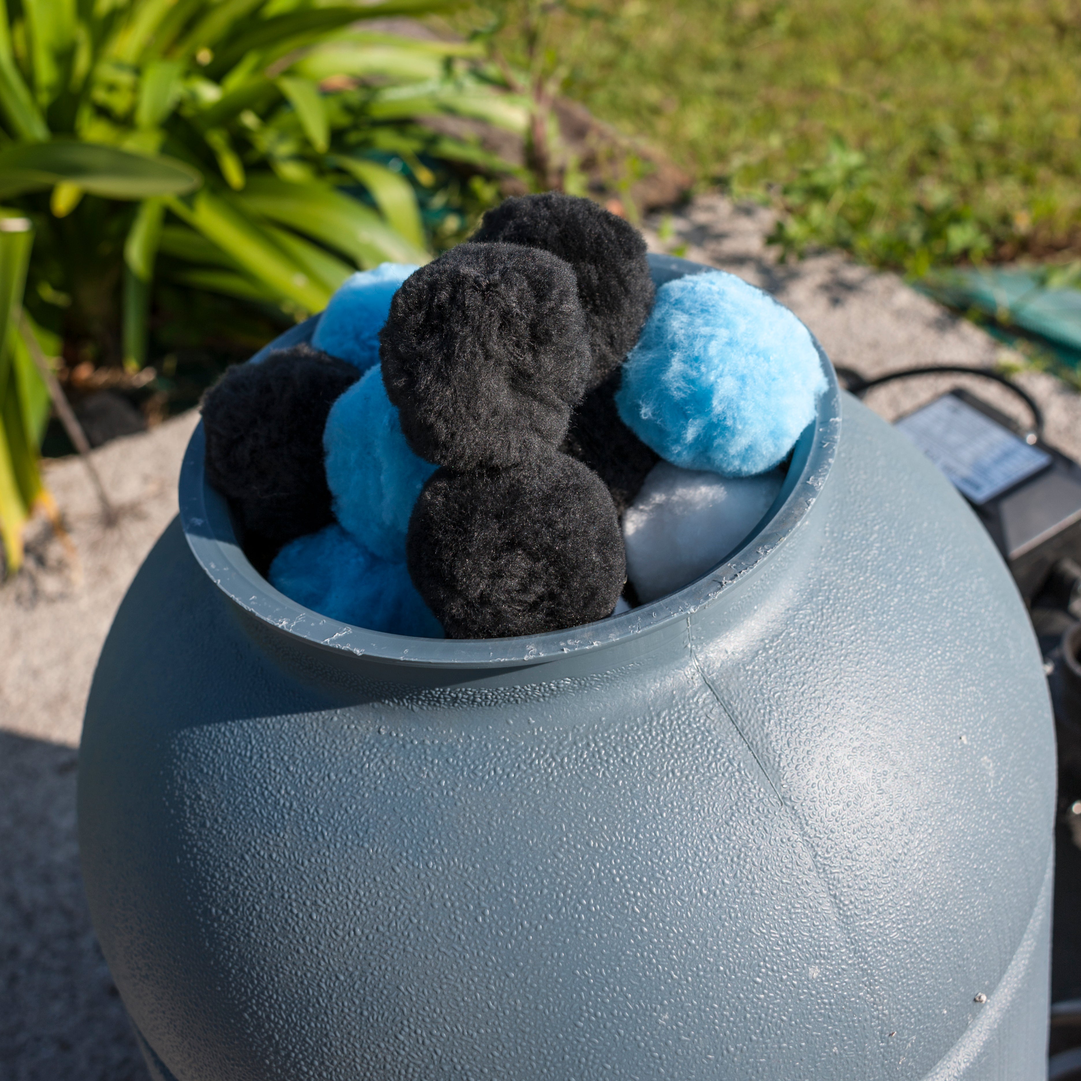 500GR AQUALOON BOX 3 KINDS OF BALLS MADE OF RECYCLED PET MATERIAL