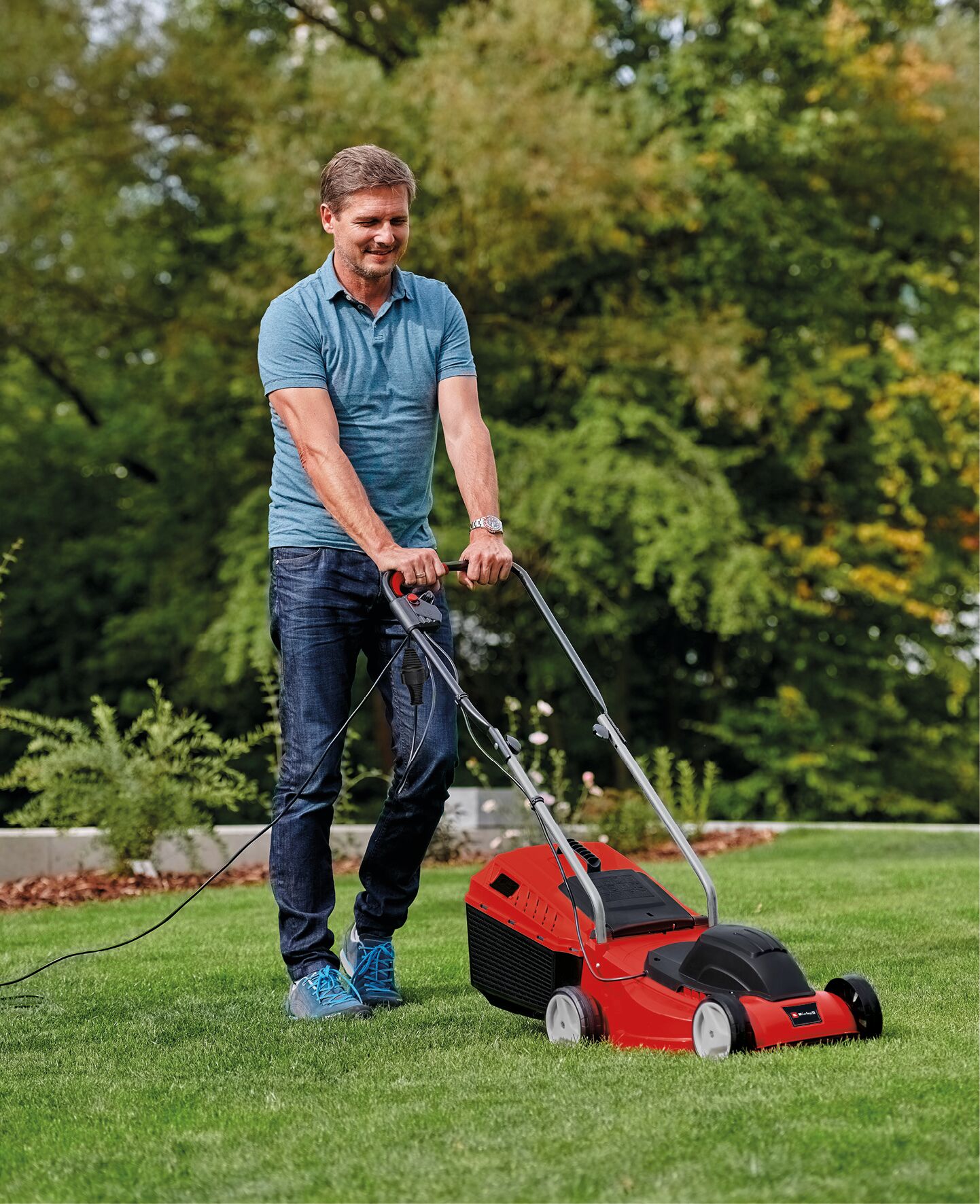 Einhell GCEM1032 electric lawnmower, 1000W, 32cm blade, 30-litre grass box