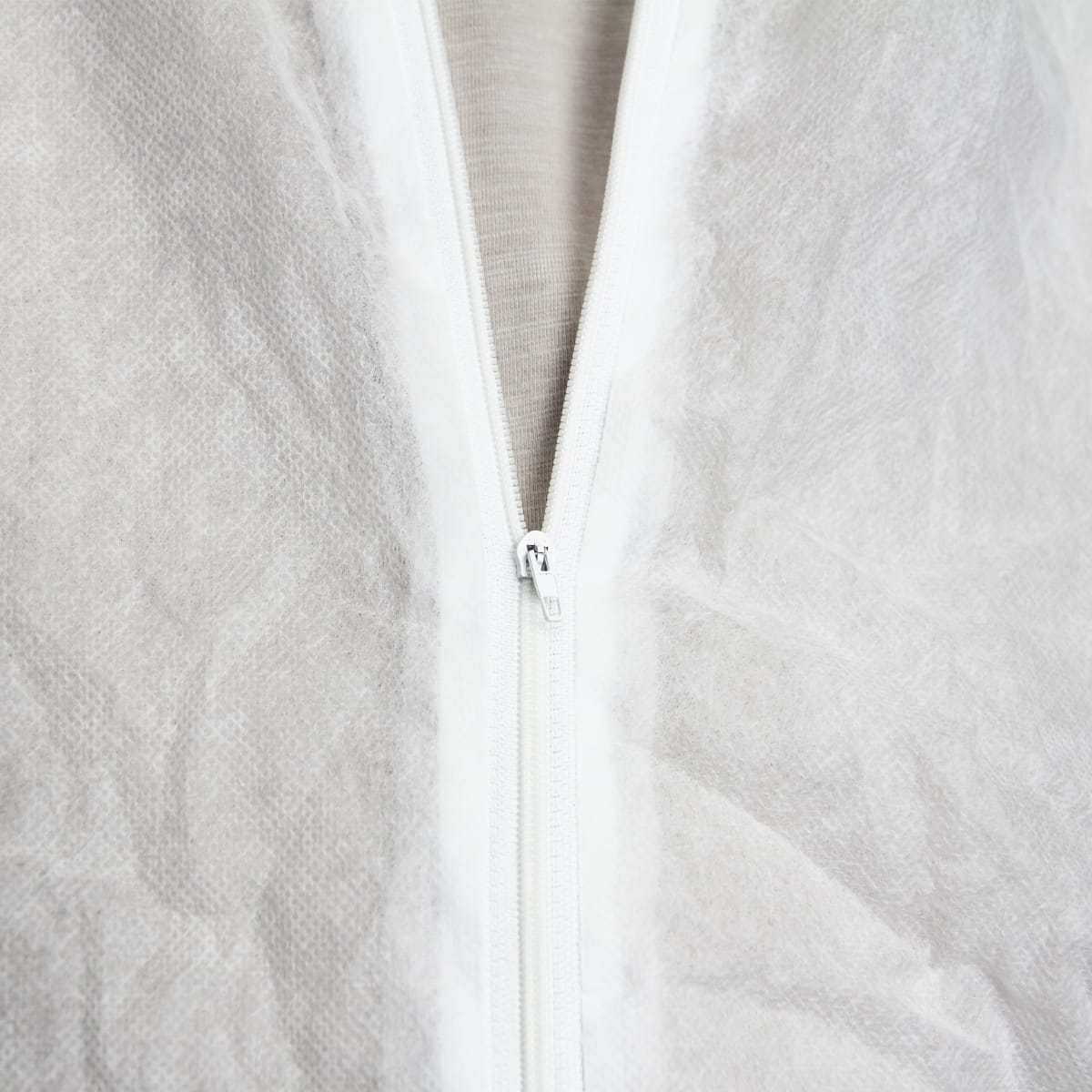 35 G PAPER SUIT SIZE XL