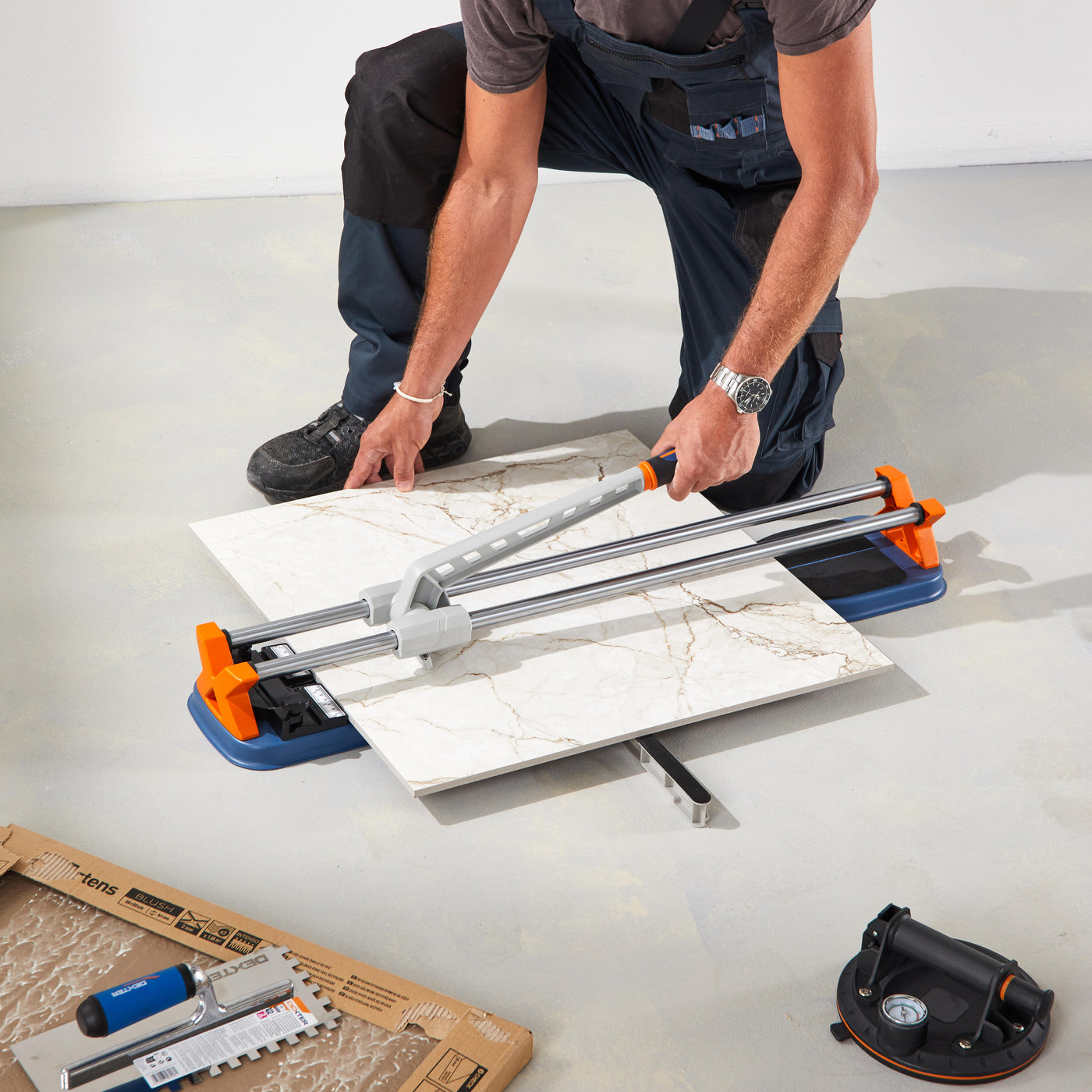Dexter 730 mm manual tile cutter with carry bag