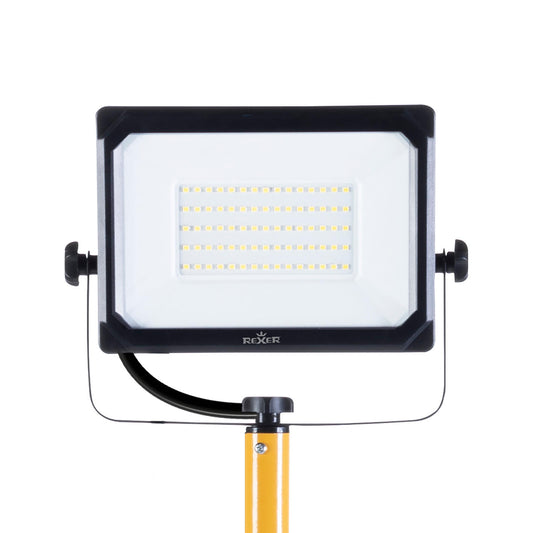 1x50W LED tripod spotlight, 5500 lm