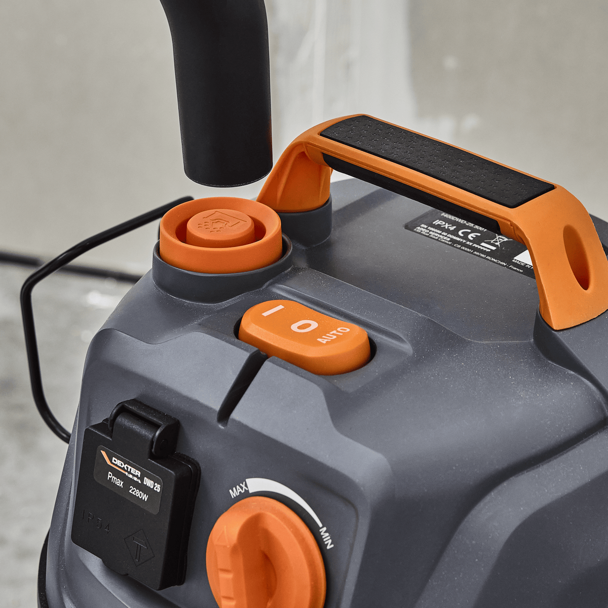 Dexter Pro 25-litre 1,400-watt all-purpose vacuum cleaner with steel tank