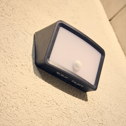 Fano solar wall light, black plastic, LED 500lm CCT, with motion sensor, IP54