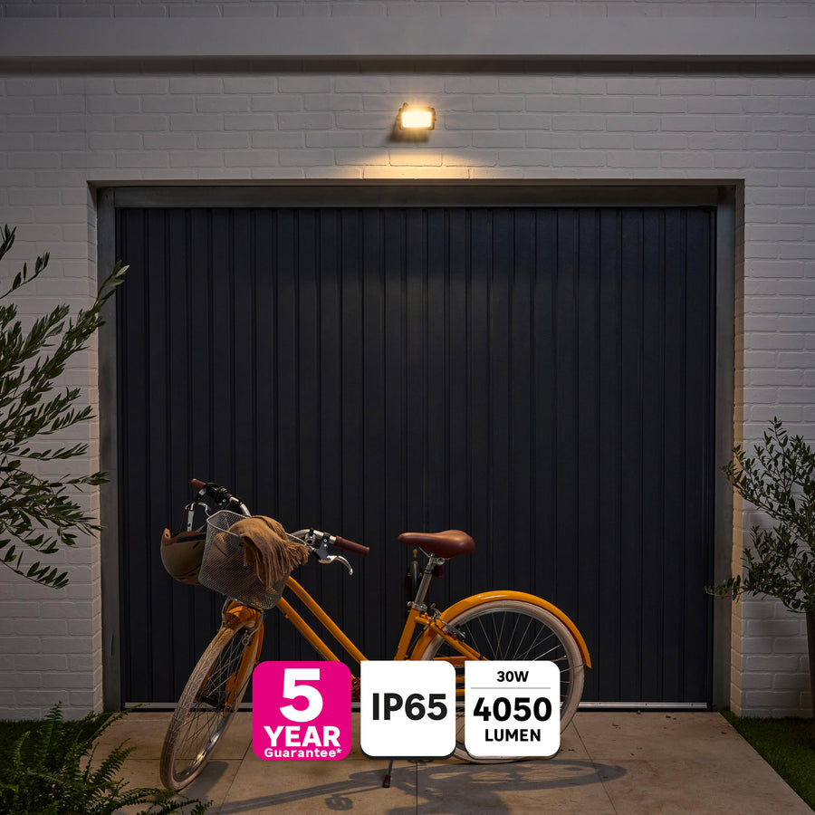 Yonkers aluminium grey 15x6.5 cm 30W LED spotlight, CCT, IP65