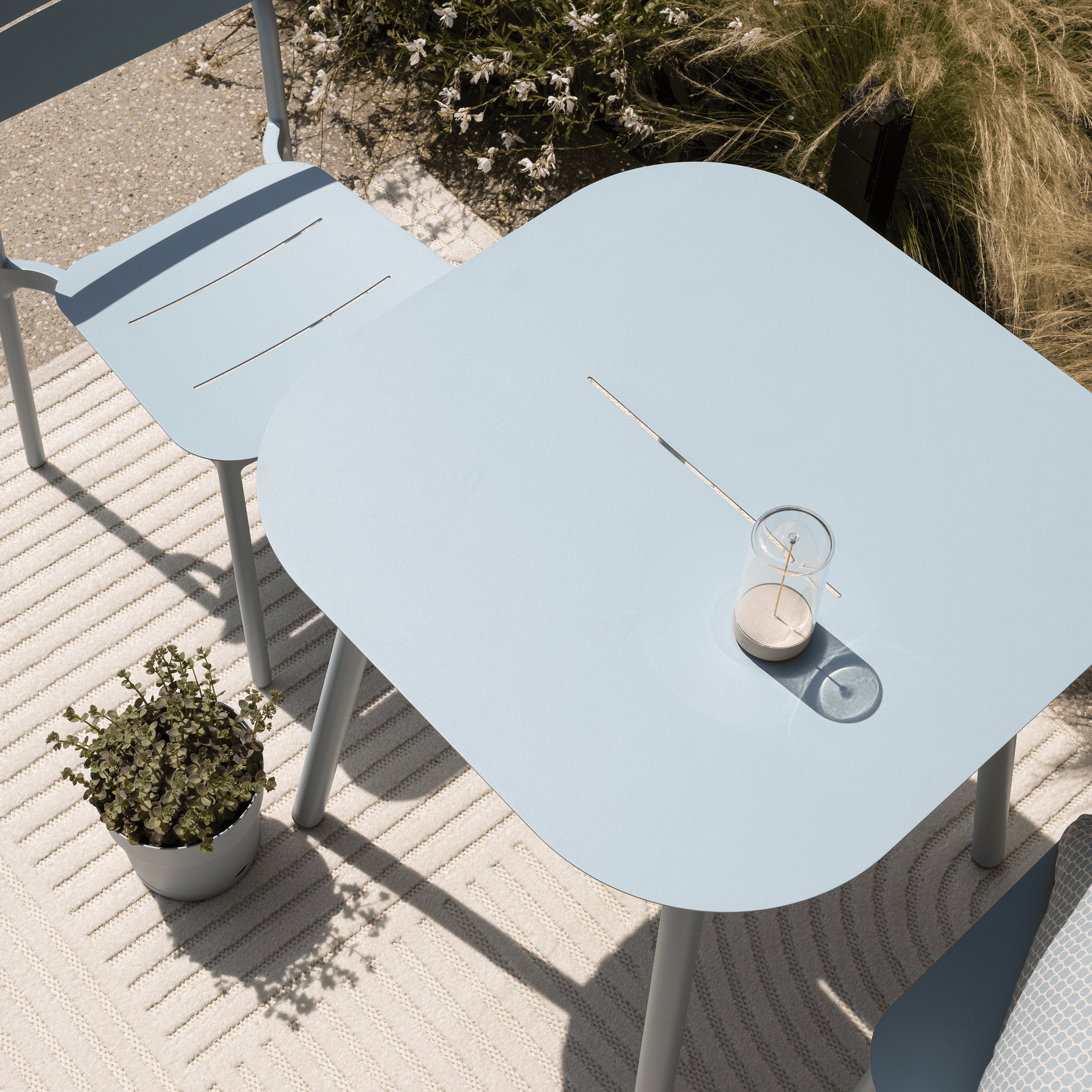 Anafi fixed table, 70x70cm, in sage-coloured aluminium