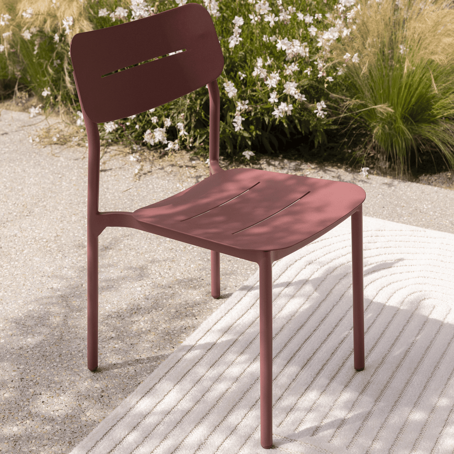 Anafi stackable chair, 54 x 47.5 x 81 cm, red aluminium, Naterial