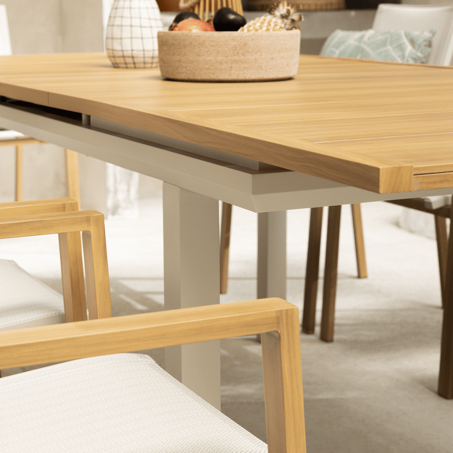 Odyssea table 188/244 x 100, made entirely of aluminium with a Naterial wood-effect finish