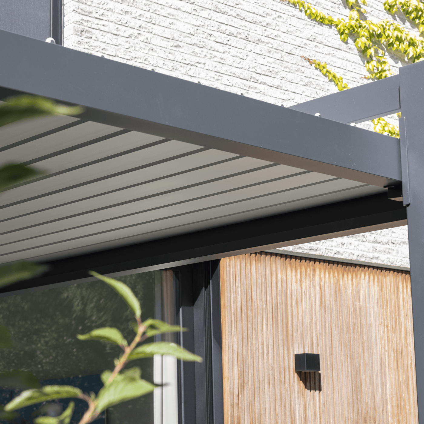 Clima Odyssea bioclimatic aluminium pergola, 320 x 358.5 cm, anthracite, Naterial