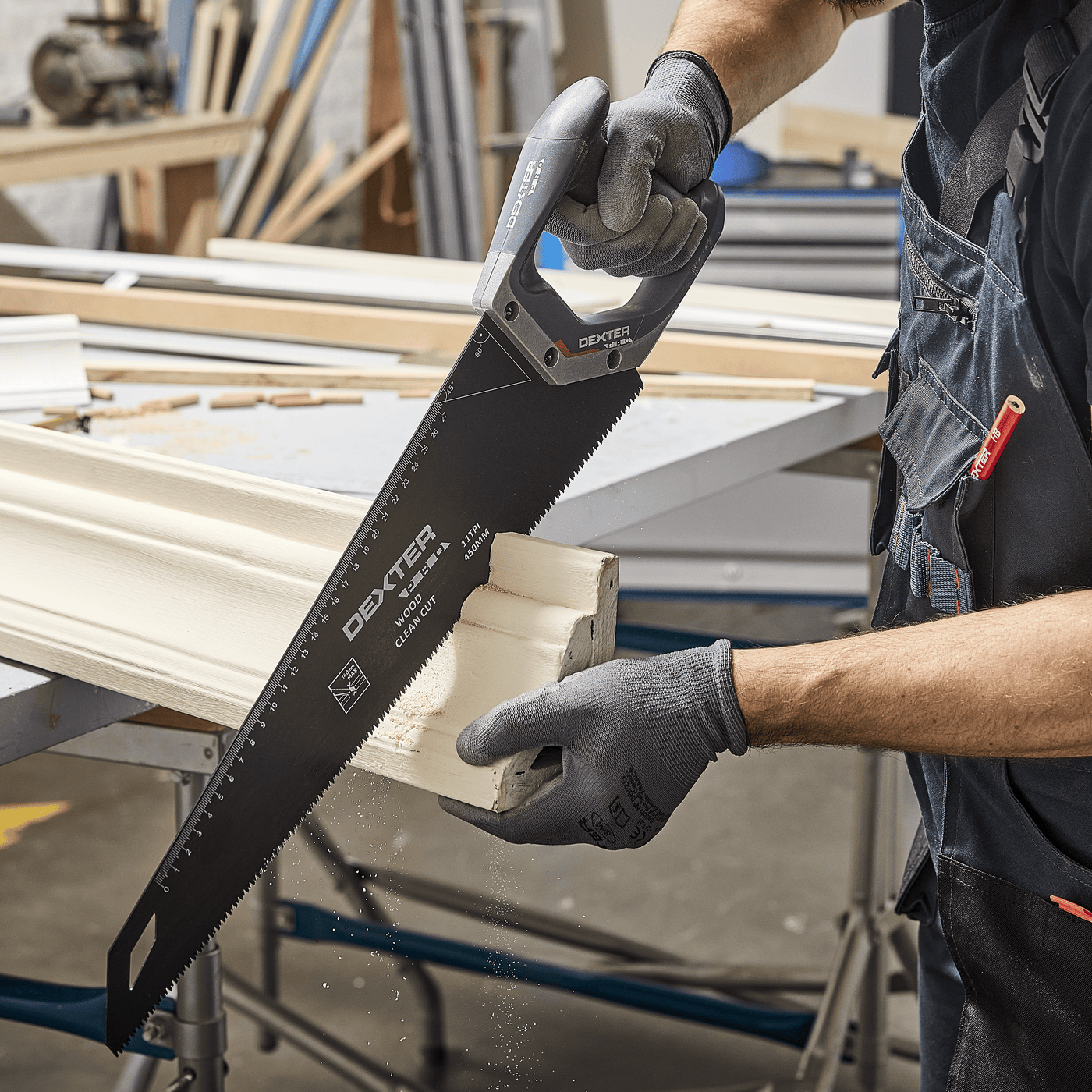Dexter Pro 450mm wood saw for fine cuts, with ergonomic handle and steel blade