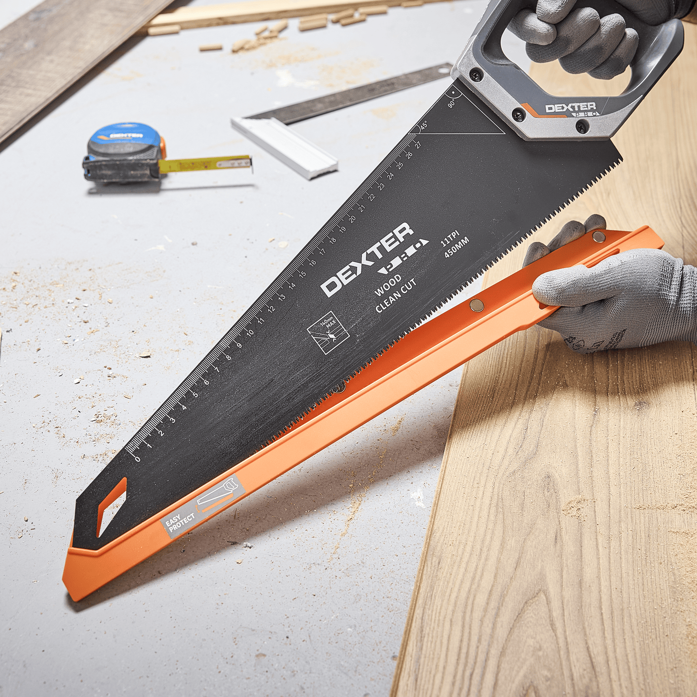 Dexter Pro 450mm wood saw for fine cuts, with ergonomic handle and steel blade