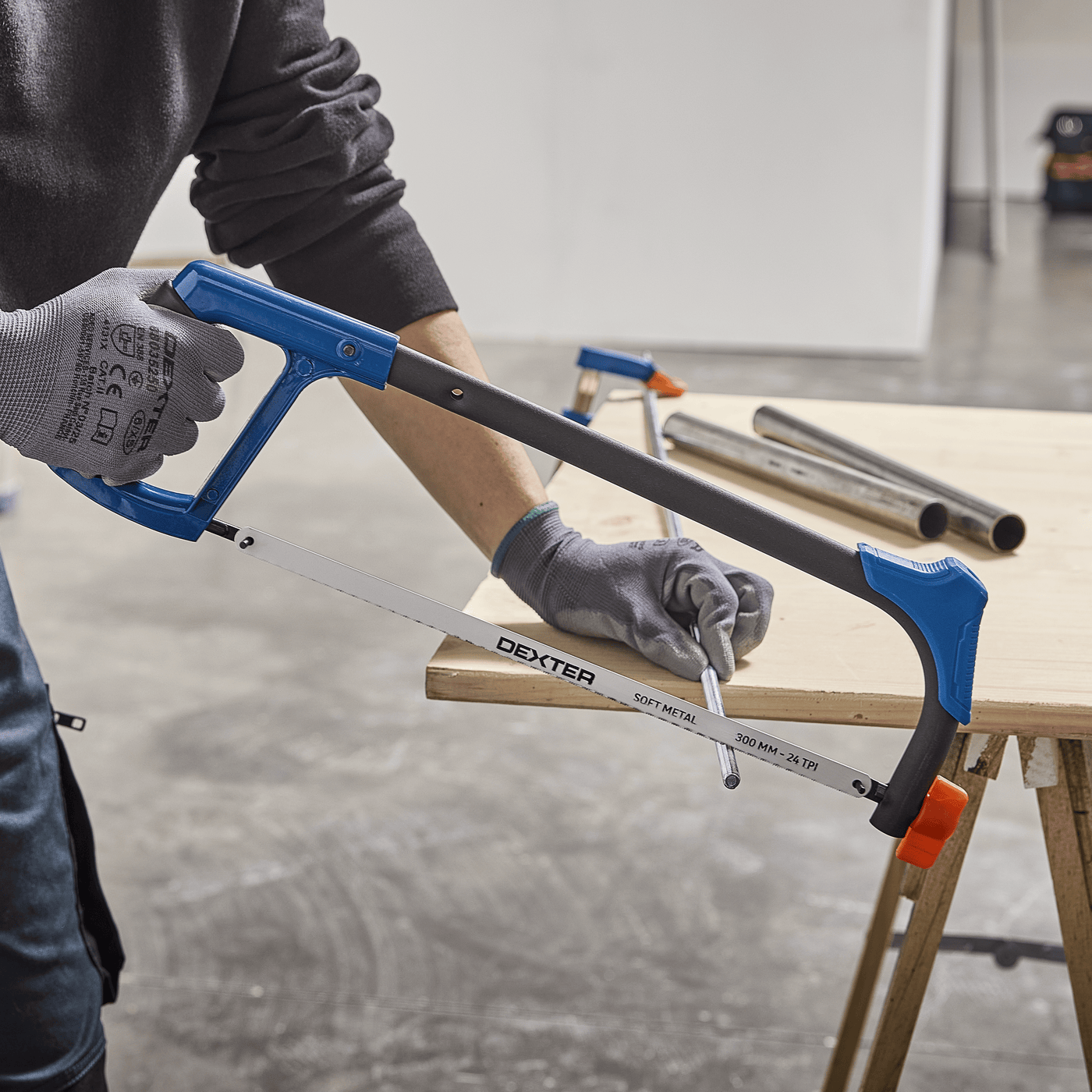 Dexter 300 mm metal-cutting pliers with an ergonomic handle
