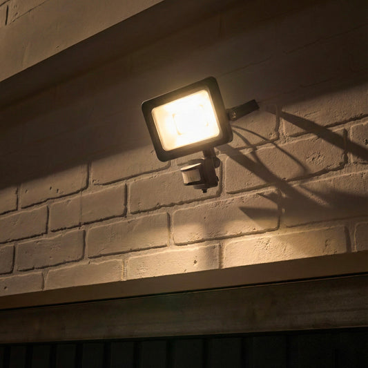 yonkers aluminium floodlight grey 18.9x7 cm led 30w cct light motion sensor