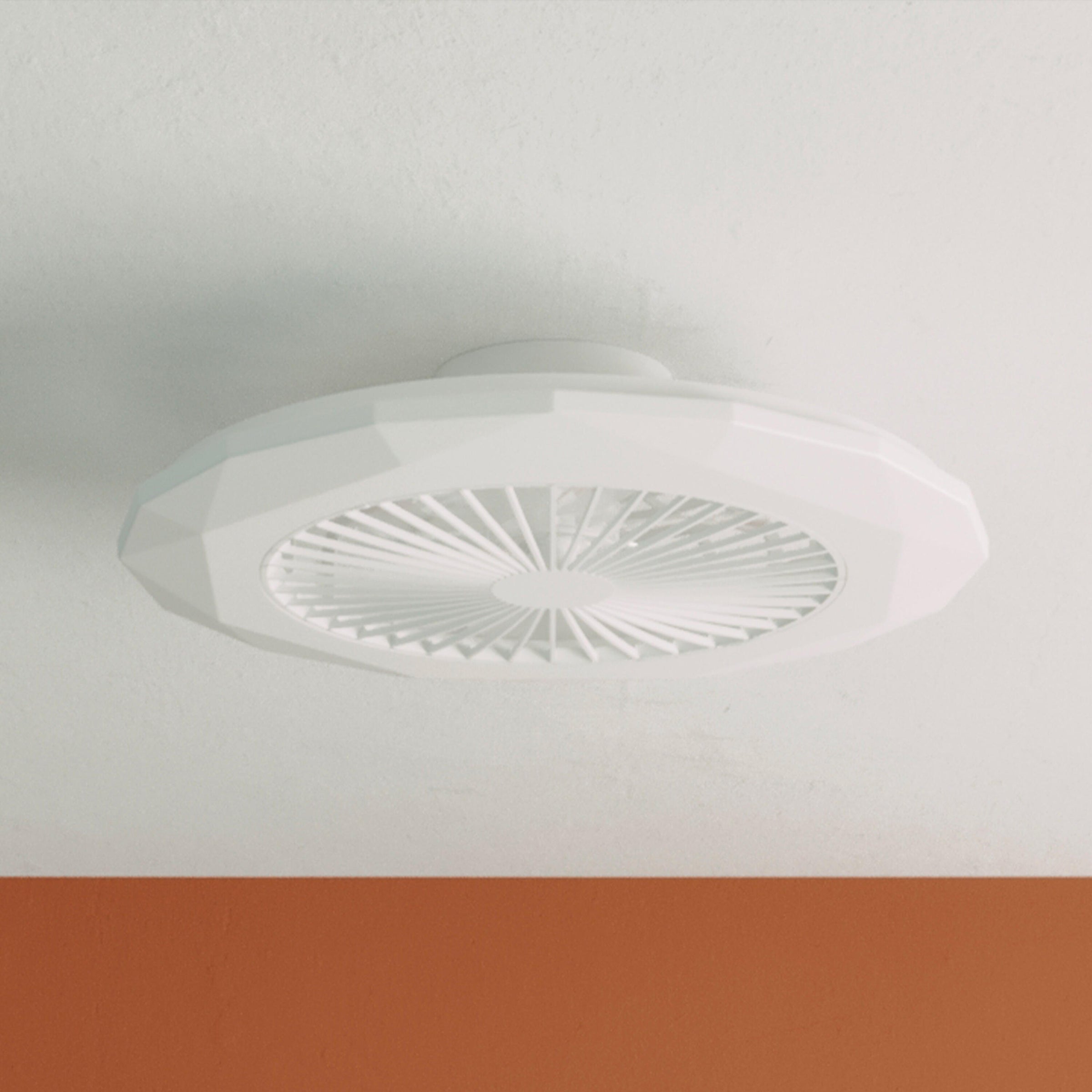 Lilly white plastic ceiling fan light, diameter 58 cm, LED 2700 lm, CCT dimming
