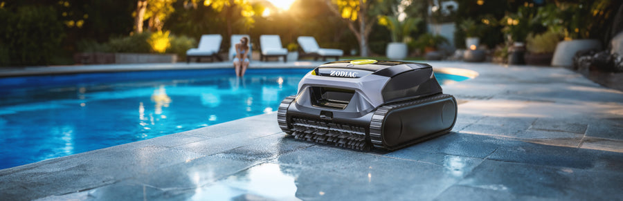 Zodiac freedom lite battery-powered swimming pool robot for pools up to 15x5m