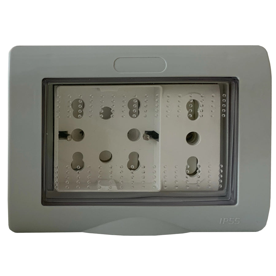 CONTAINER IP55 3-PLACE WITH UNIVERSAL SOCKET