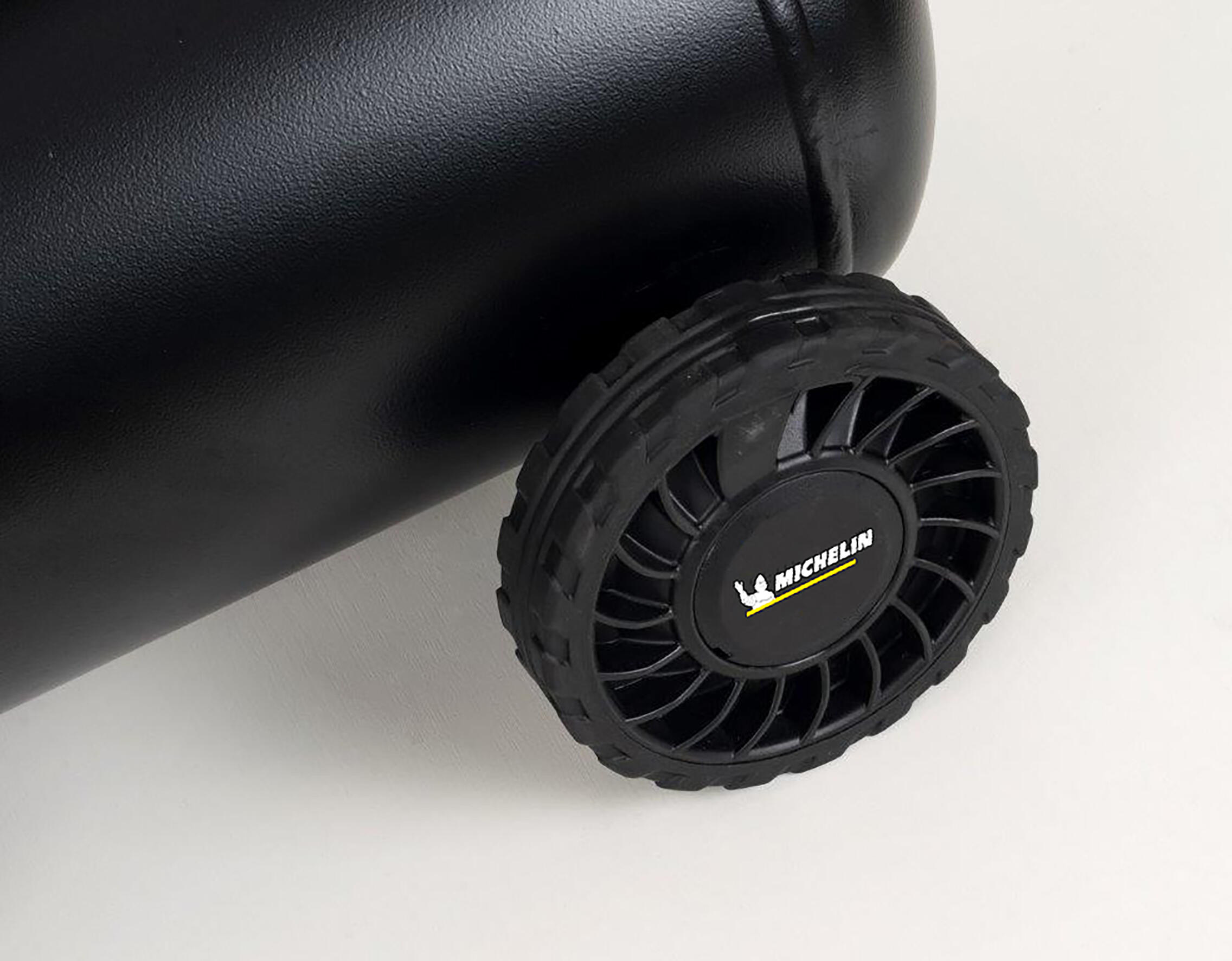 Michelin 24-litre 2hp silent air compressor
