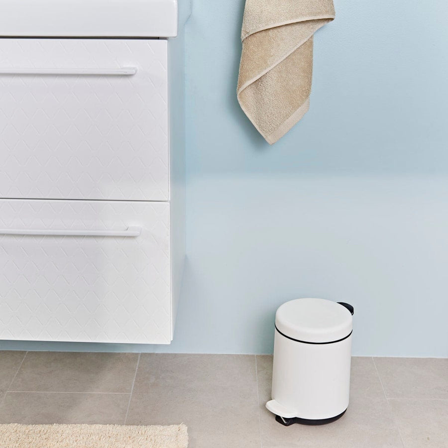 Bricocenter 3LT WHITE PLASTIC DUSTBIN WITH PEDAL