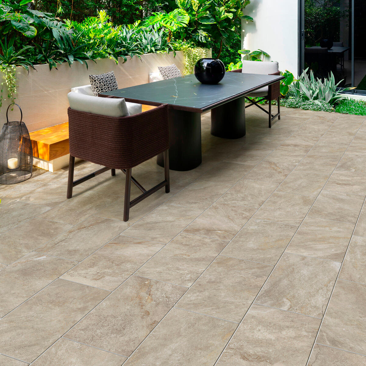 Outdoor paving slabs in beige Brazilian stone, 25x50, 8mm thick, 1.38 square metres