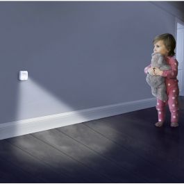 PLASTIC NIGHT LIGHT WHITE 0.25W WITH BATTERY WITH MOTION SENSOR
