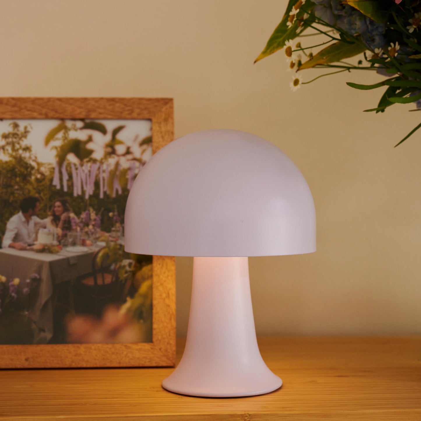 NOELIES Table lamp 2 colour vairants yellow/lilac