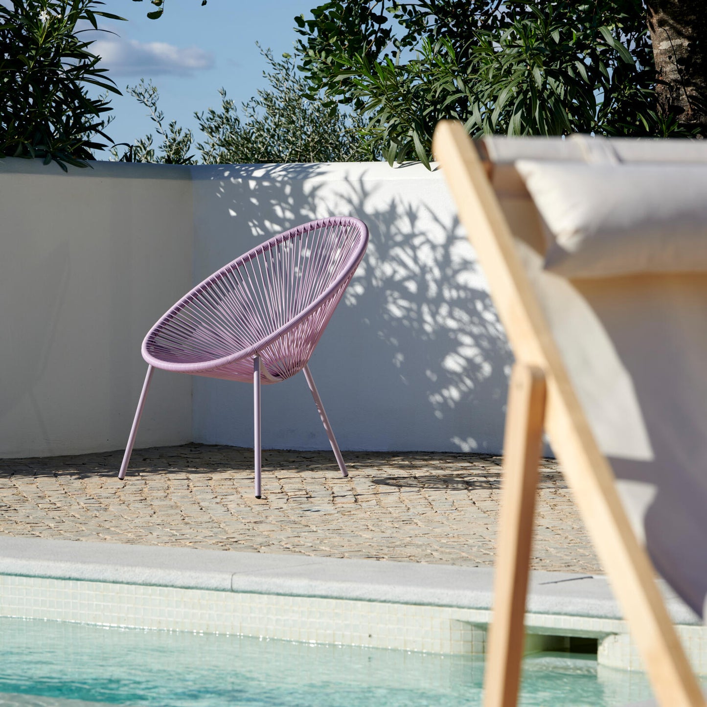 ACAPULCO LOUNGE CHAIR LILAC