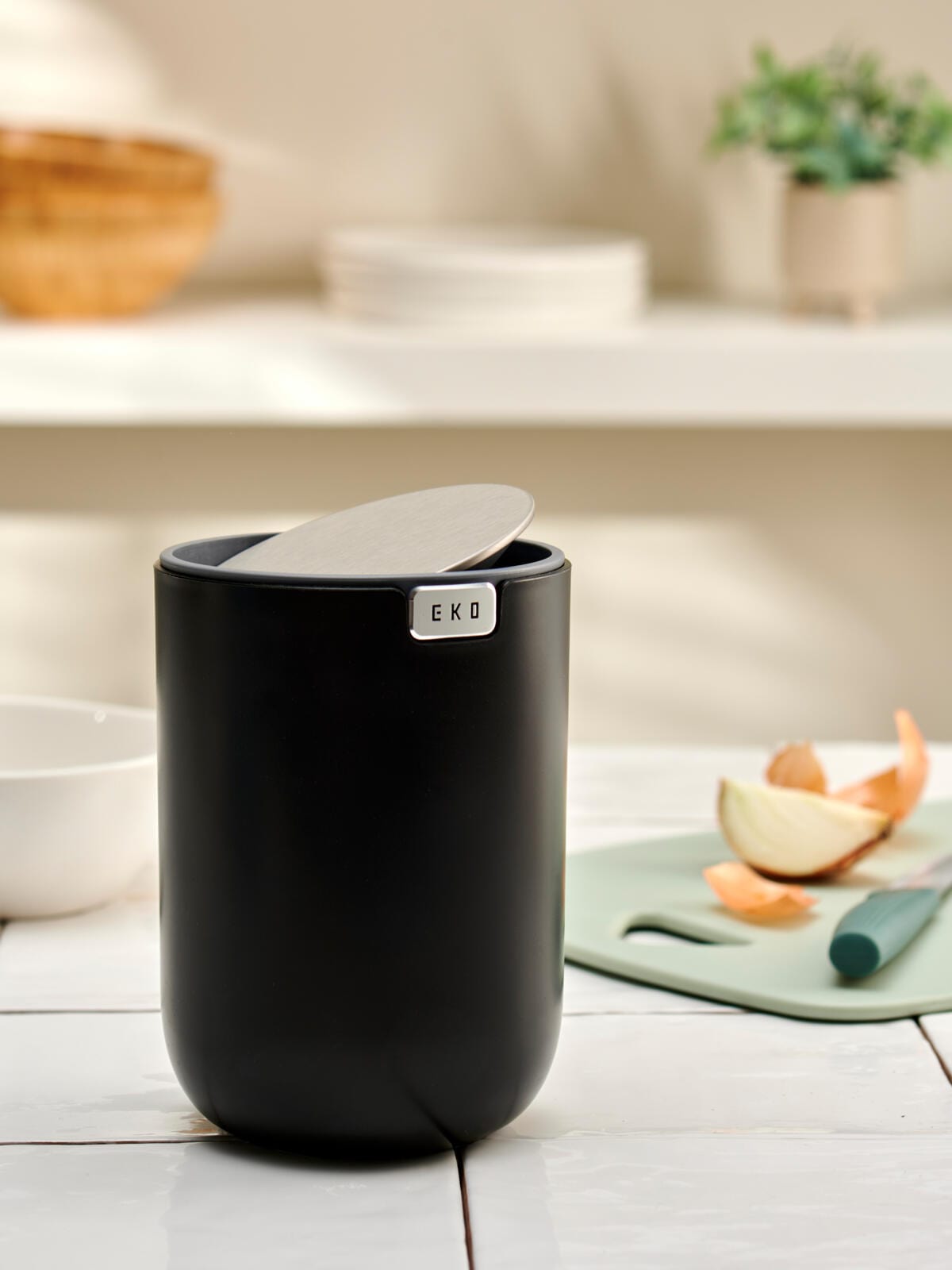 Casa EKO Mini black dustbin, H 16,5 x W 12 x D 12 cm