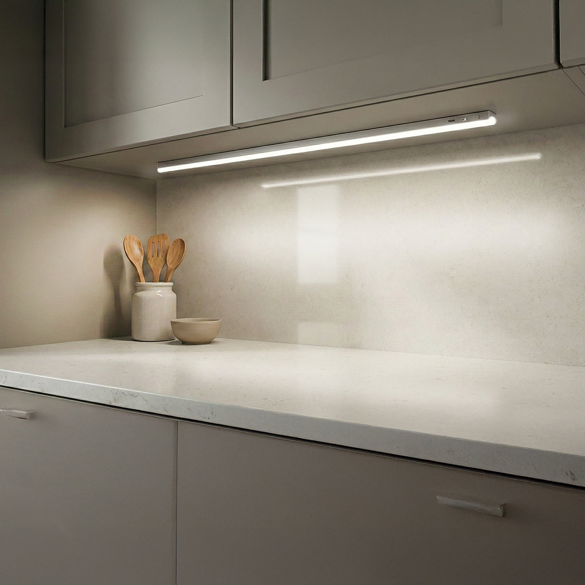 Under-cabinet batten light, white aluminium, 117 cm, LED 14W 1330lm CCT