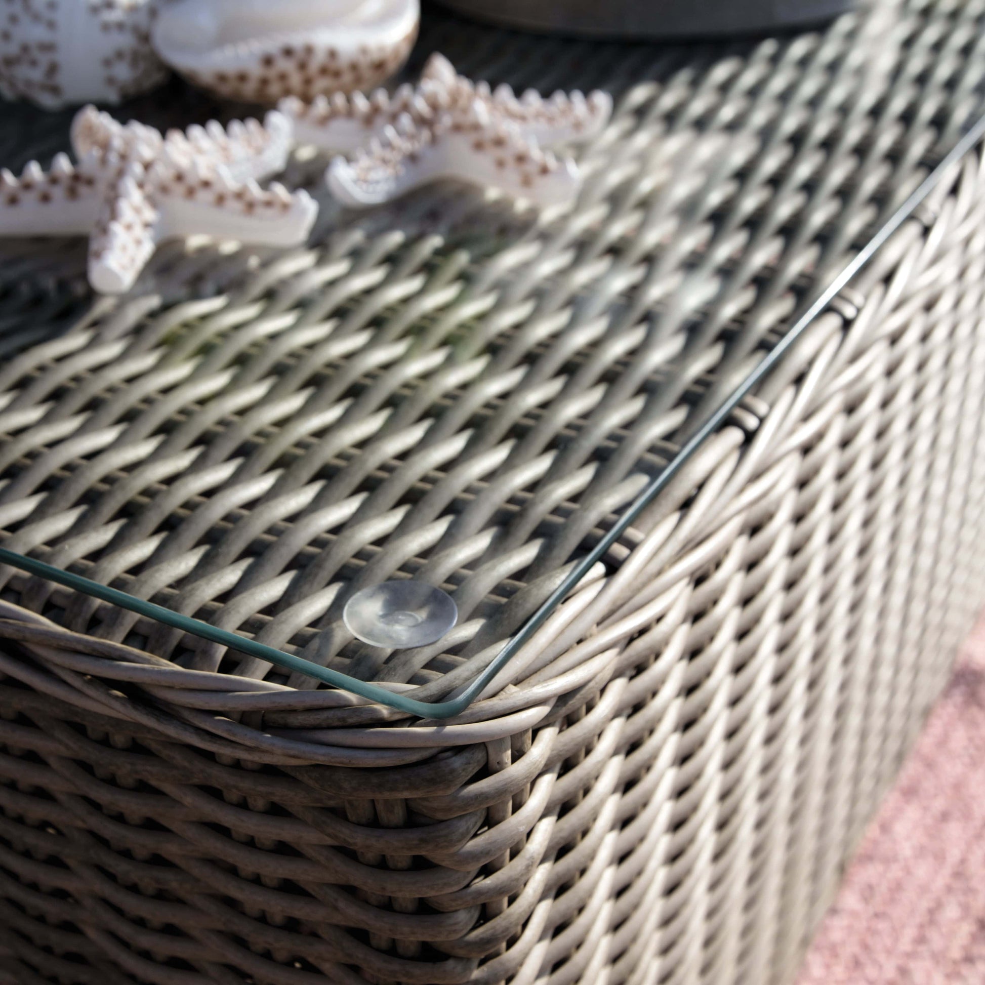 Bricocenter COSTA RICA COFFEE TABLE NATERIAL60X112 SYNTHETIC WICKER ALUMINUM AND GLASS