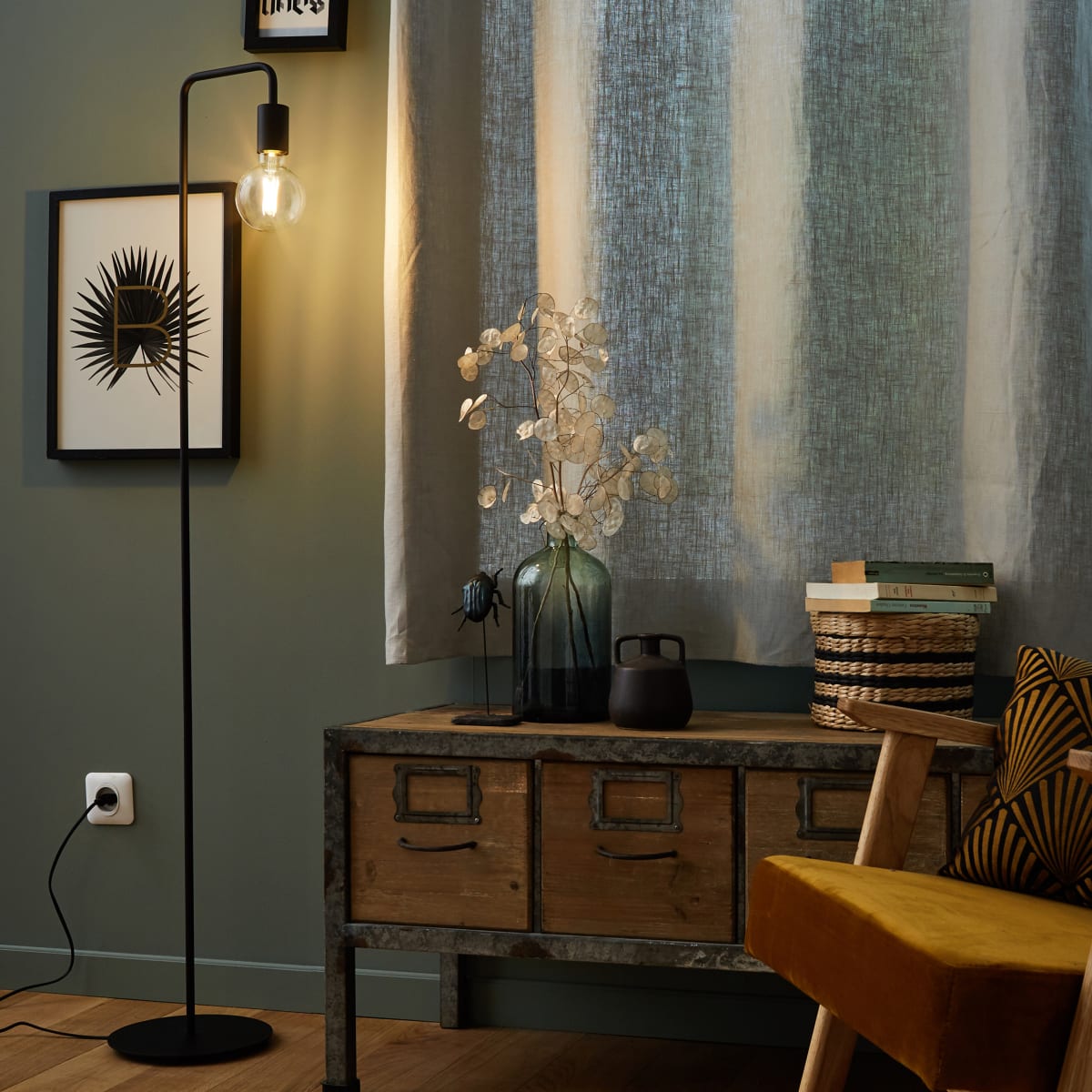 LINA FLOOR LAMP METAL BLACK H138CM E27=60W