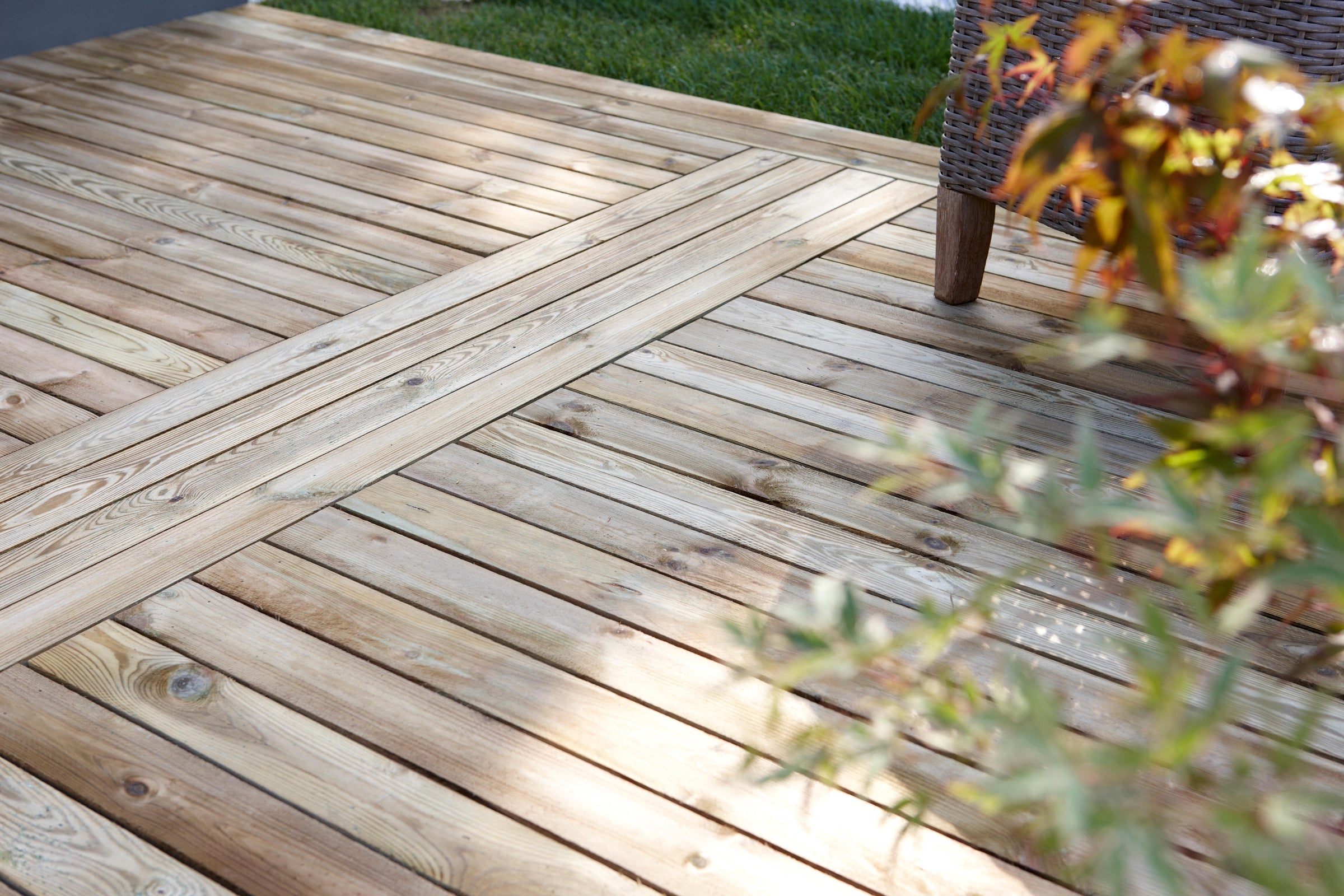 PINE GARDEN PLANTER 240x1.9x9.6